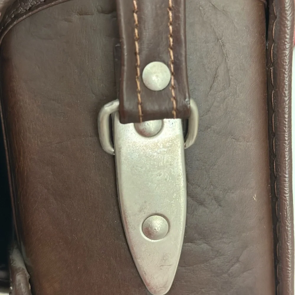 Hard Case For Detectives - Picture 11 of 11